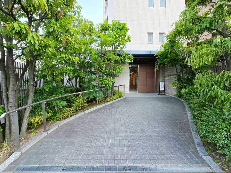 その他 上質感漂う玄関アプローチです。