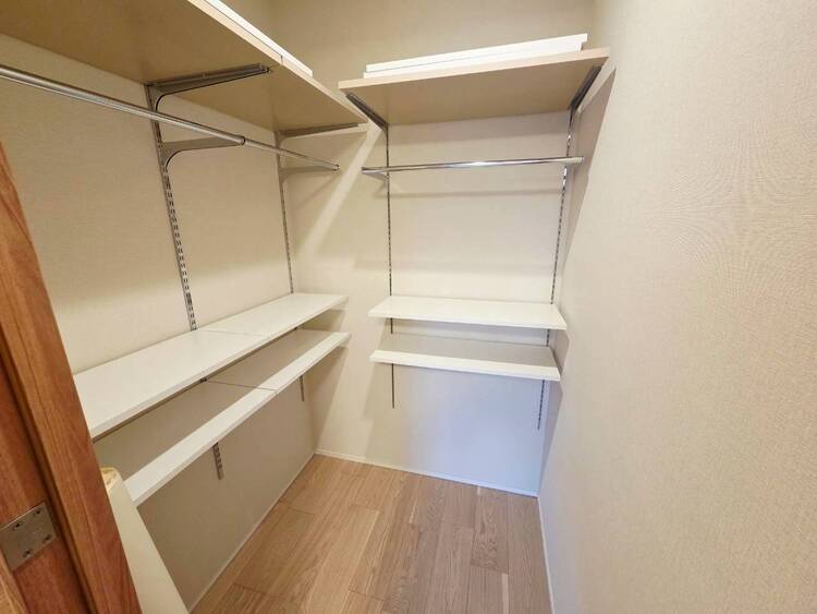 その他 収納スペースが付いていて、お部屋を広く使っていただけます。