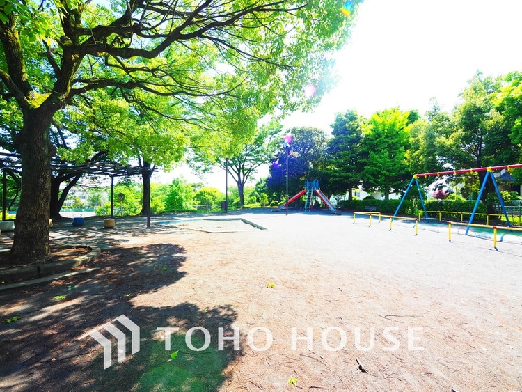 周辺 片平公園　距離1000ｍ