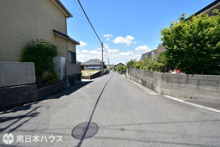 外観 【前面道路】南向きの前面道路幅は約6ｍです！区画整理の終わった地域です！