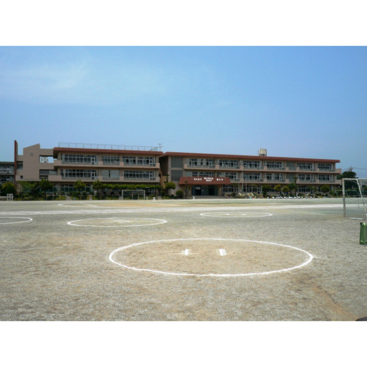 周辺 扇小学校(約100m)