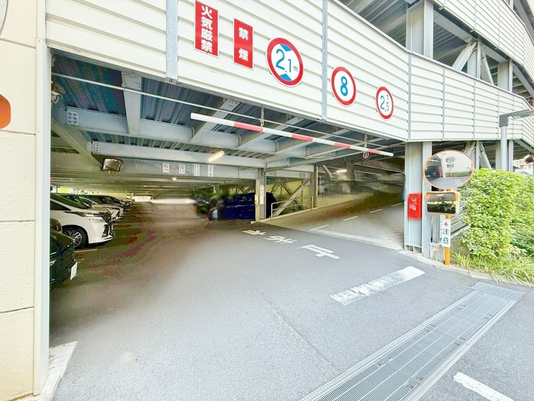 駐車場 本物件の駐車スペースです。車種制限のある場合もございますので、お気軽にお問い合わせくださいませ。