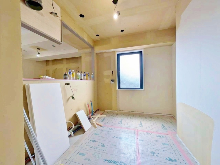 キッチン スマートな意匠と充実の機能を備えたキッチンが、暮らしにおいしい彩りを添えます。
