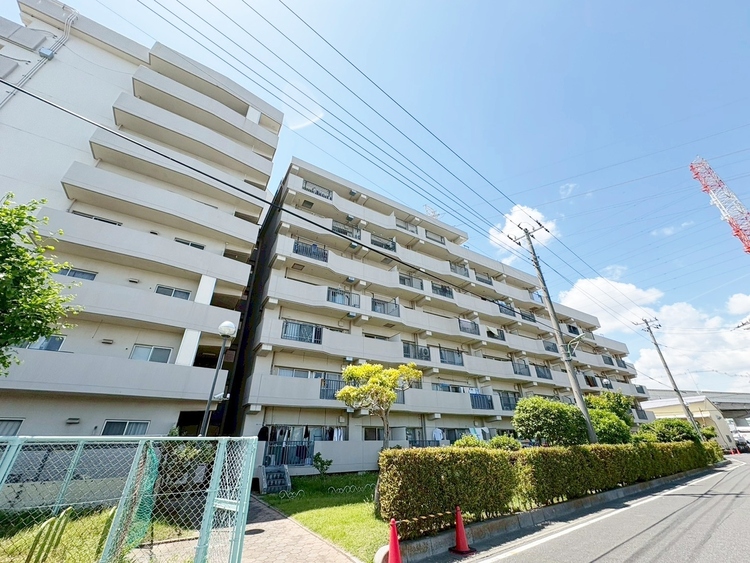 外観 現地に足をお運びいただいた際には、周辺散策などをお勧めいたします。