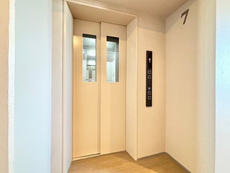 設備 エレベーターの管理も、きちんと行き届いてます。