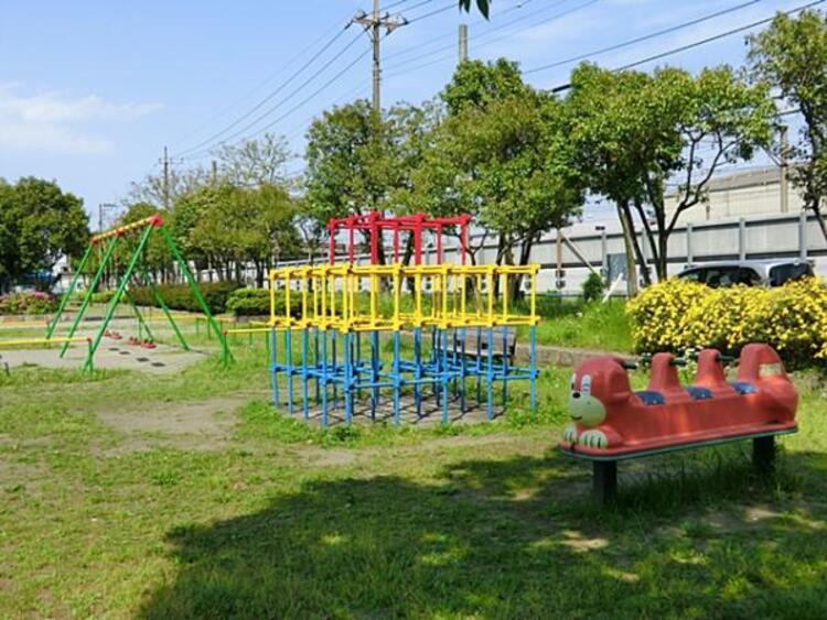 周辺 中浜公園 750m