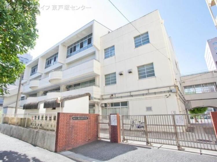 周辺 横浜市立横浜吉田中学校　410ｍ