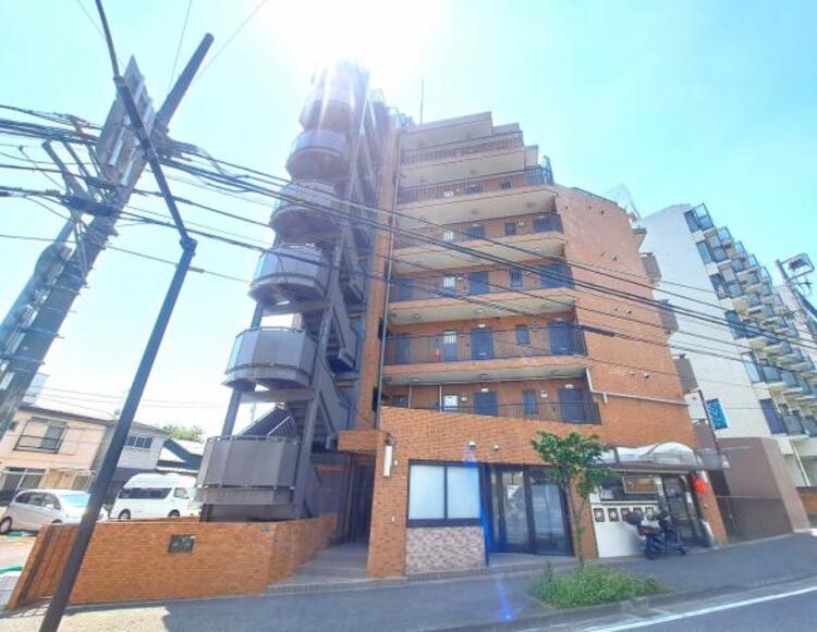 外観 「白楽」駅徒歩８分　生活に便利な設備・仕様を揃えた快適住宅です。（2026.5.15撮影）