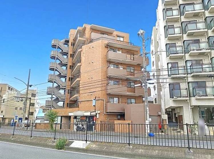 外観 「白楽」駅徒歩８分　生活に便利な設備・仕様を揃えた快適住宅です。