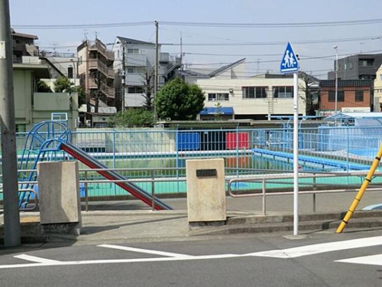 周辺 六角橋公園　270m