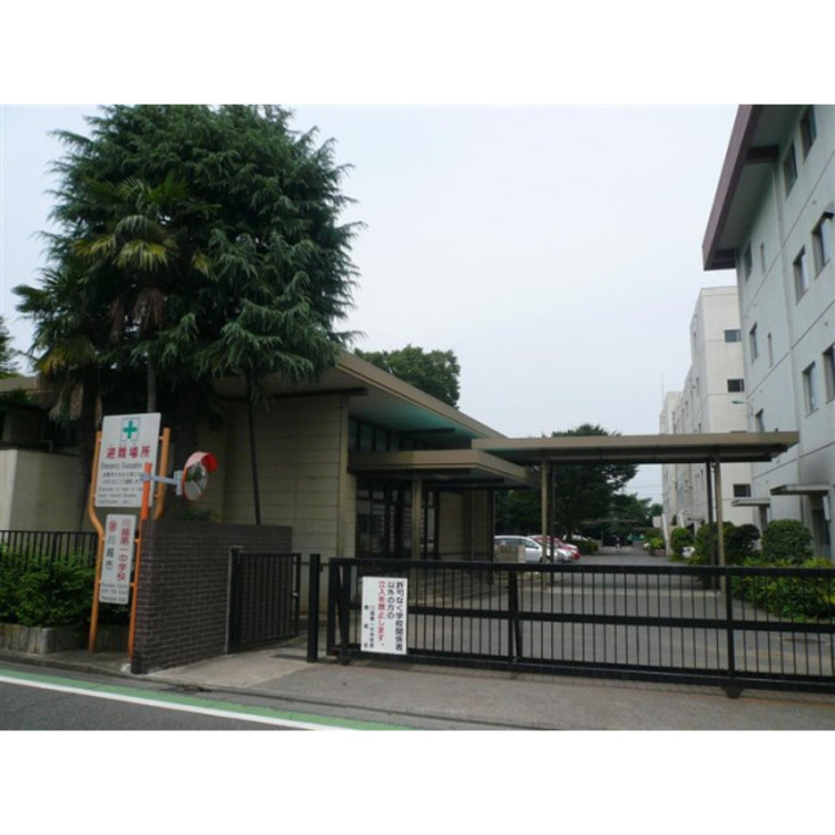 周辺 第一中学校(約860m)