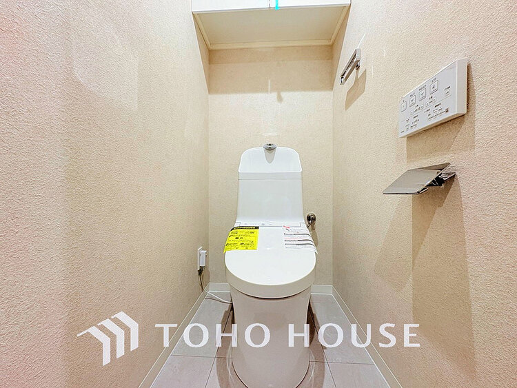 トイレ トイレには快適な温水洗浄便座付