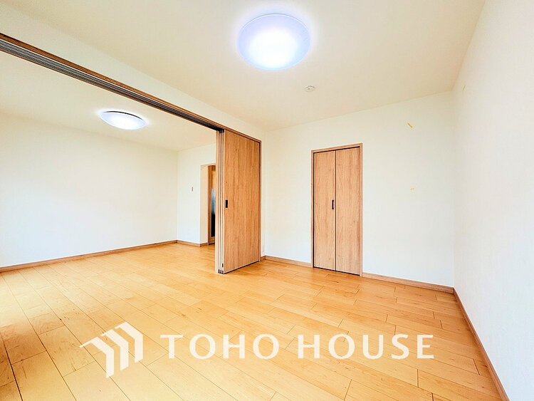 内装 シンプルですっきりとした室内は飽きのこない居心地の良い雰囲気