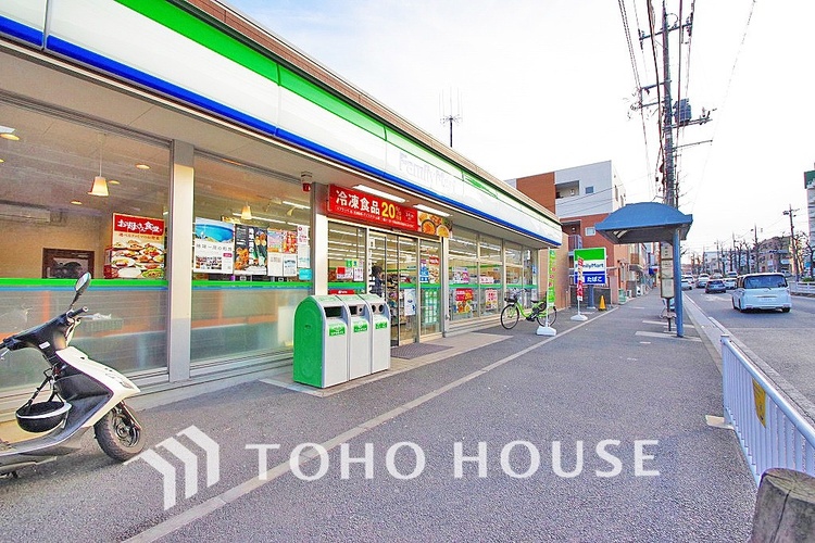 周辺 ファミリーマート 港北師岡町店　距離800ｍ