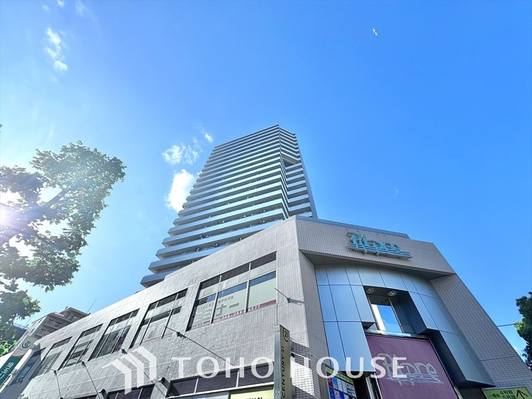 外観 漂う上質な空気感、マンションに入れば「おかえりなさい」と笑顔で迎えてくれるエントランス。最良の心配りを感じるマンションでした。