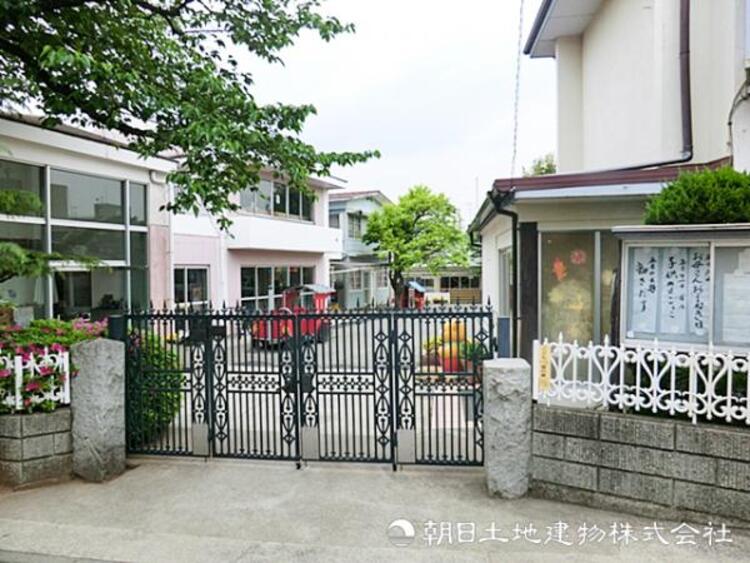 周辺 【中山幼稚園】580ｍ　子どもらしさを重視し、競争することよりのびのびと成長することを目指しています。キリスト教の価値観を大切にしており感謝の心を育むことができる環境です。