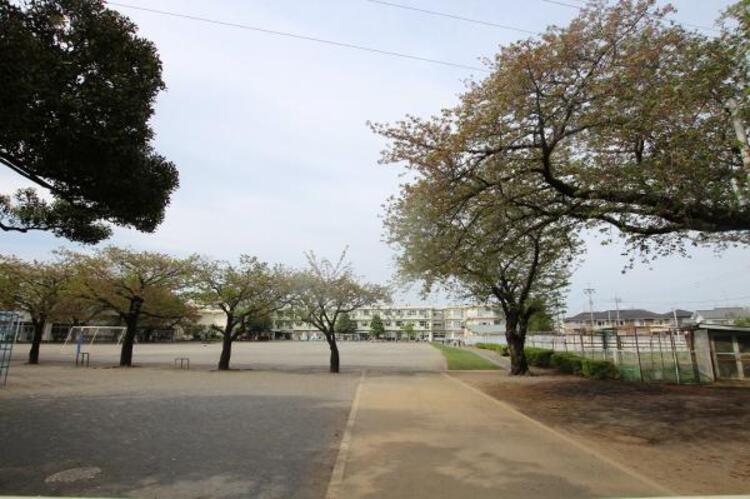 周辺 町田第六小学校まで約1040ｍ