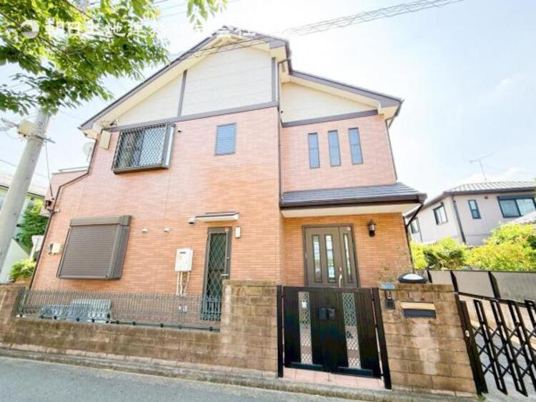 外観 自慢したくなるマイホーム！流行に左右されない上質な佇まい！！　満たされる時間をじっくり堪能できそうです　洗練されたものにふれることでもっともっと『おうちじかん』が充実したものになるでしょう！ 