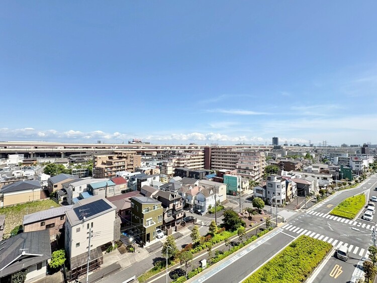 バルコニー 頬をなでる、優しい風を感じることが出来ます。