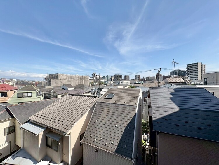 バルコニー 頬をなでる、優しい風を感じることが出来ます。