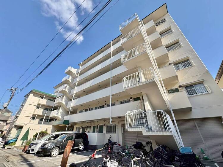 外観 資料には掲載していない情報が、現地にはたくさんあります。是非一度、現地をご確認ください。