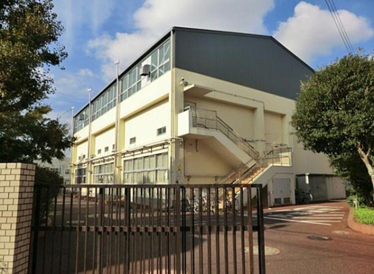 周辺 横浜市立日吉台小学校	520m	