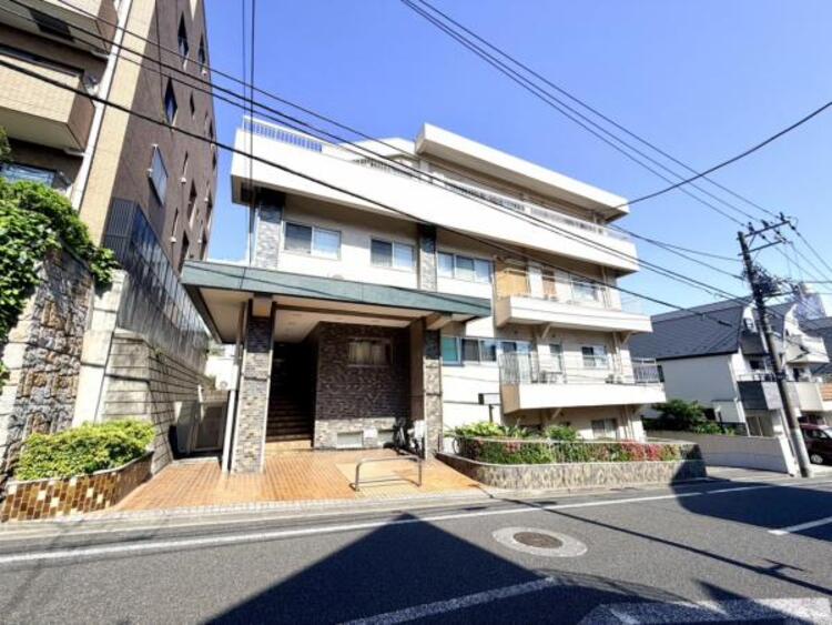 外観 【凛】とした落ち着いたたたずまいのあなただけのお住まい。お友達などが遊びに来た時も自慢をしたくなる邸宅を創り出す外観デザインです。