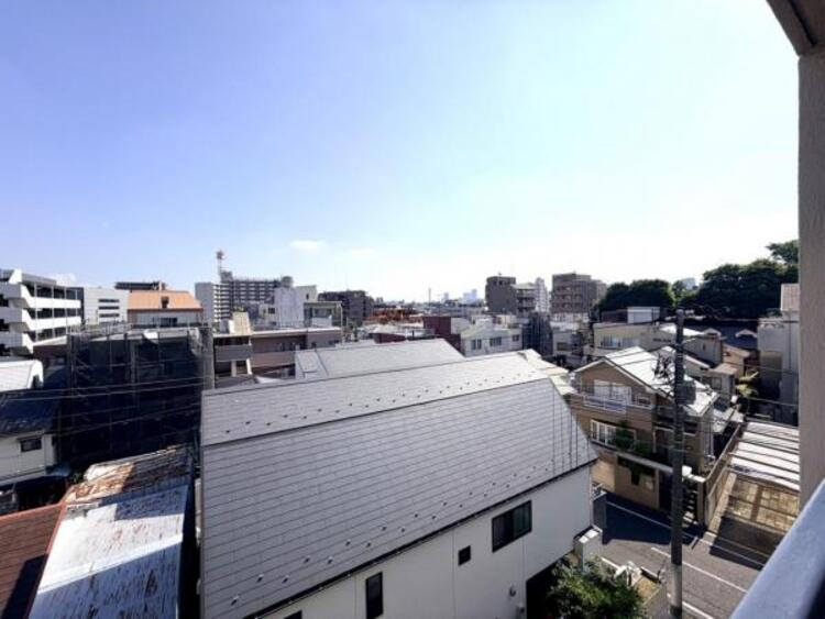 その他 開放感のある眺望。季節による景色の変化を　日常の生活と共に感じてください。 
