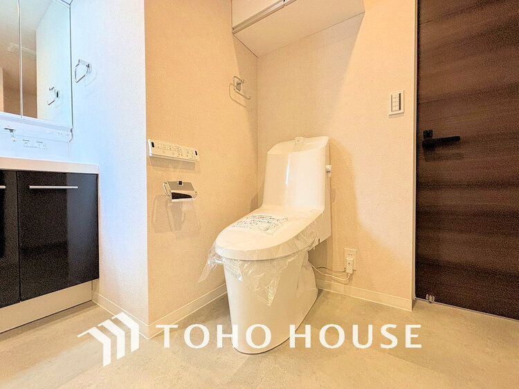 トイレ トイレには快適な温水洗浄便座付