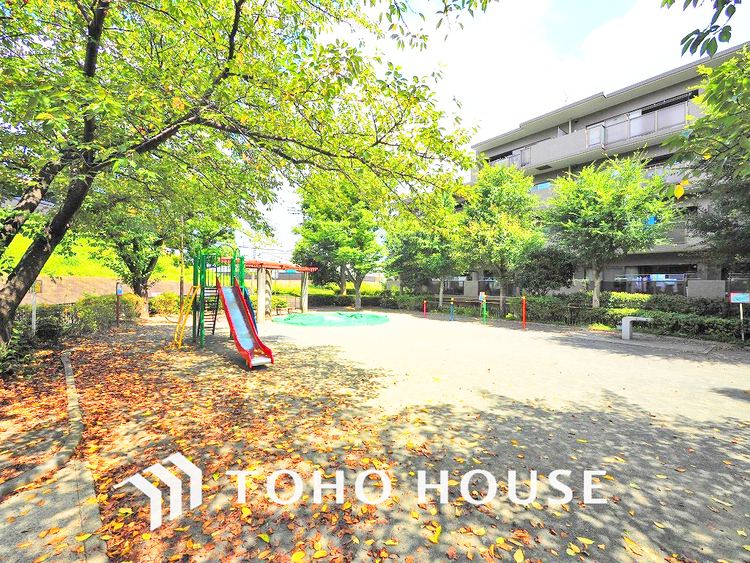 周辺 白根八丁目公園　距離600ｍ