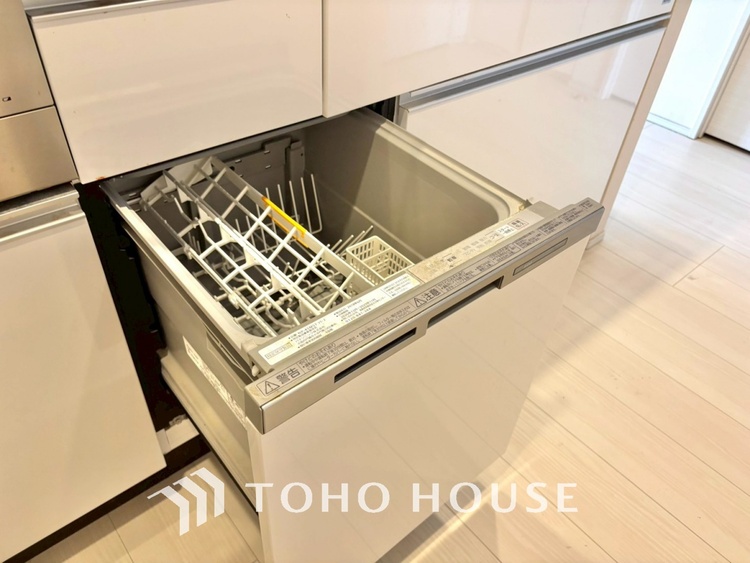キッチン ◆食洗機◆お子様の面倒を見れる時間が増え時短になります。加えて手荒れも防げてしかも節水が高い為、大変人気があり重宝します。