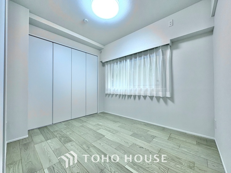 内装 使いやすく、明るい部屋に仕上がります。子供部屋や趣味のお部屋にご利用できます。ご自身で家具などを配置し、素敵な空間を創り上げられます。