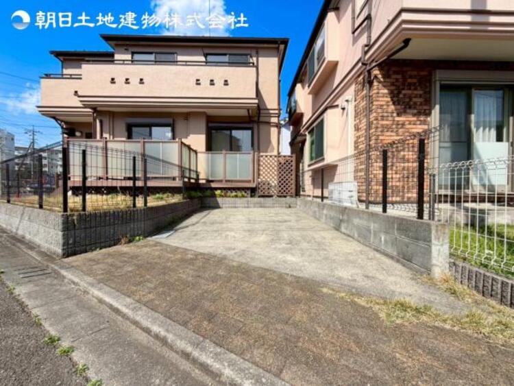 駐車場 すぐのご見学や資料請求など、お気軽にお問い合わせください