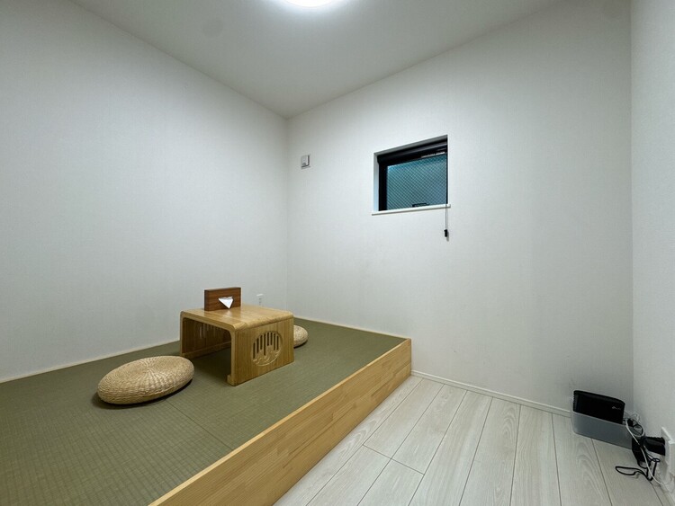 内装 ぬくもりを感じながら、落ち着く和室でくつろぎの空間を。
