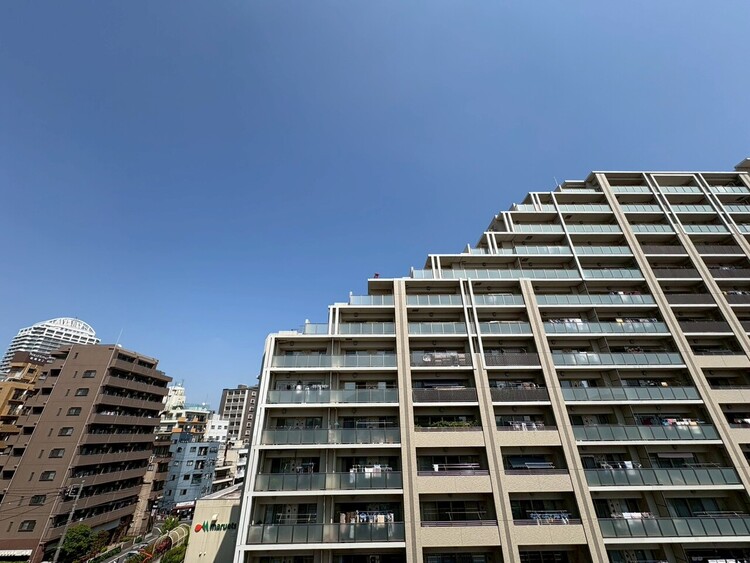 バルコニー 頬をなでる、優しい風を感じることが出来ます。