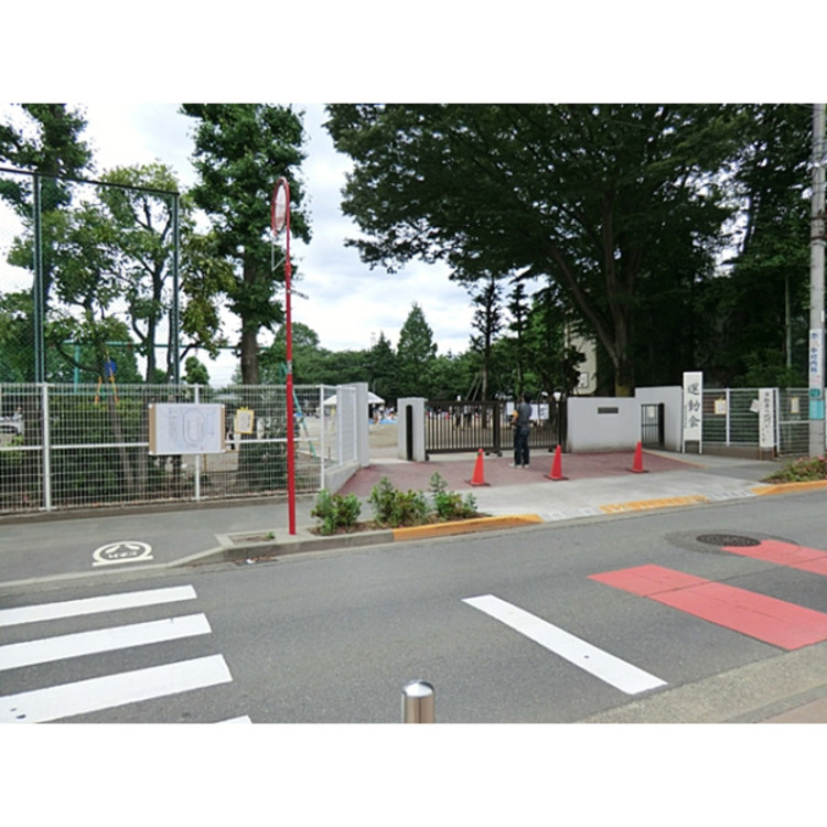 周辺 本宿小学校(約160m)