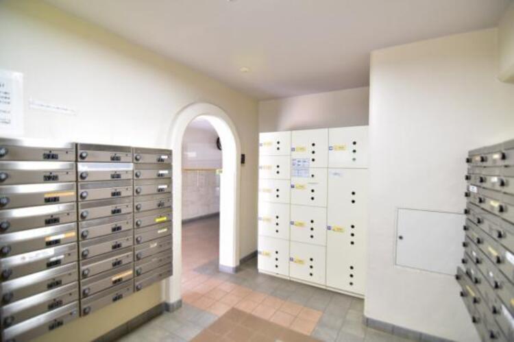 その他 不在時でも安心の大容量メールボックスと宅配ボックスです。 