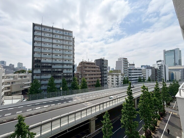 その他 眺望や窓からの景色が良いと、家で過ごす時間も快適です。