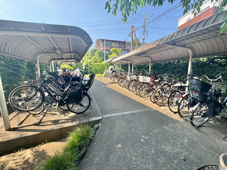 その他 駐輪場も綺麗に整頓されています。※空き状況は都度ご確認下さい。