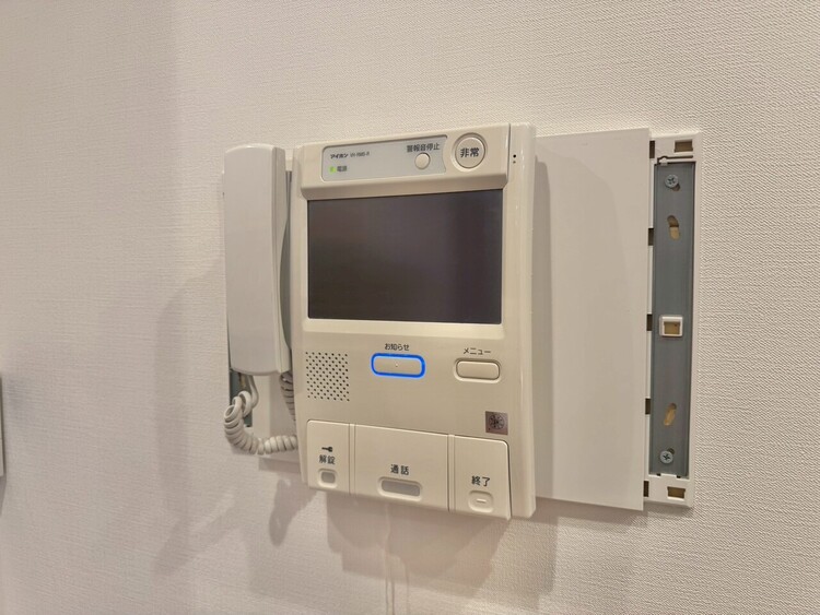 その他 誰が来てもわかる様にモニター付きインターホンを設置。