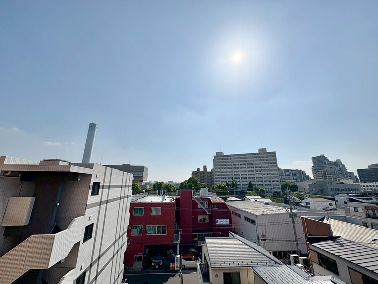 その他 眺望や窓からの景色が良いと、家で過ごす時間も快適です。