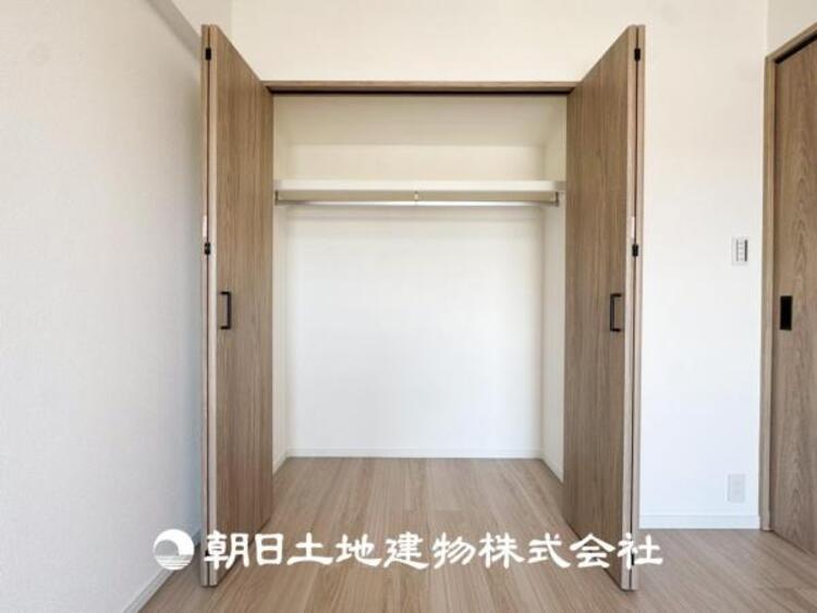 収納 【収納】全居室に収納付き、共用スペース収納もあり、すっきり片づけて広く使えます。