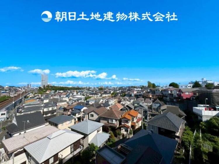 その他 【眺望】当たり前の日常に、この開放感ある眺望と共に閑静な住宅街の季節感を演出する四季折々の変化を楽しめる心地よい場所となります。