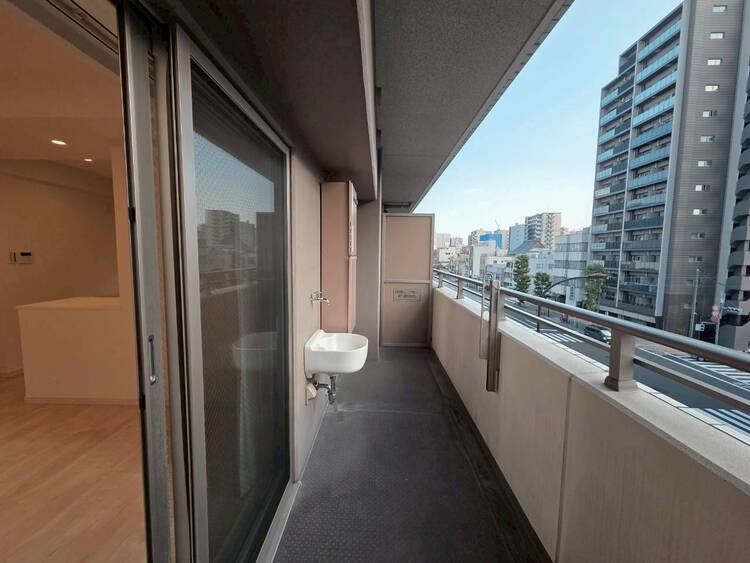 その他 朝の澄んだ空気や、夕方に吹く清々しい風を感じられるバルコニー。