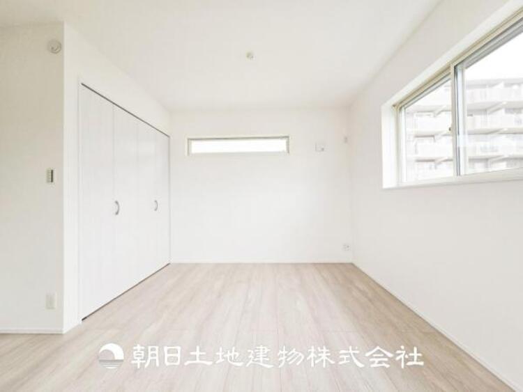 内装 【居室】設計者のセンスが求められる大切な空間だからこそ、落ち着いて過ごせる癒しと寛ぎの空間が欲しい。そんな願いを叶えました。