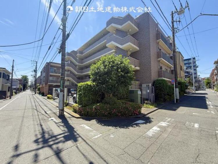 外観 角地で、大通りから1本入っているので静かな環境です。