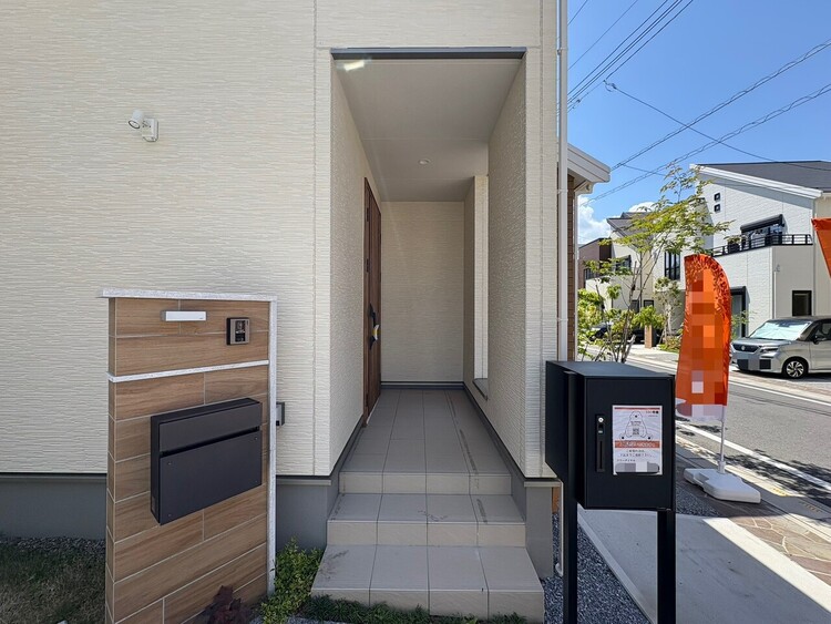 玄関 玄関を開ければ、そこは安らぎのご自宅。
