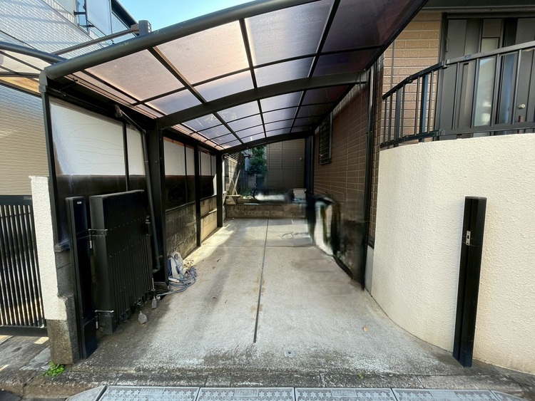 駐車場 本物件の駐車スペースです。車種制限のある場合もございますので、お気軽にお問い合わせくださいませ。