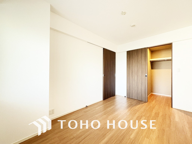 内装 シンプルですっきりとした室内は飽きのこない居心地の良い雰囲気です
