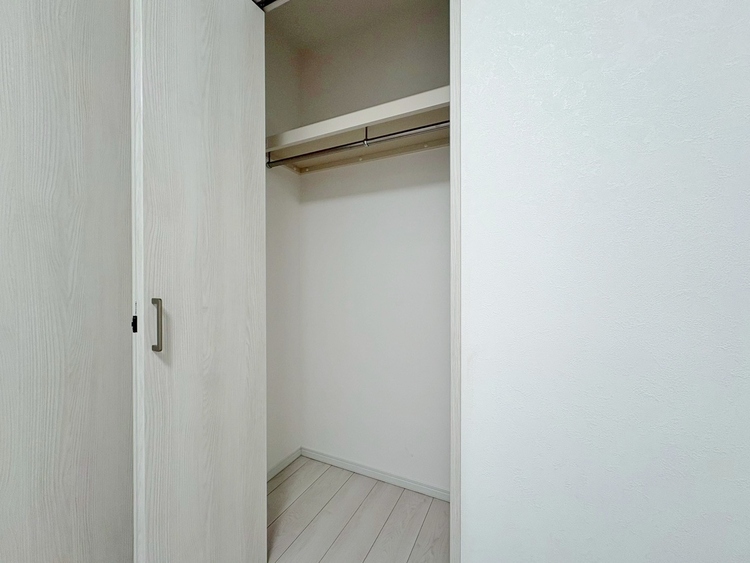 その他 収納スペースが付いていて、お部屋を広く使っていただけます。